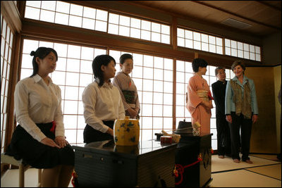 Mrs. Laura Bush participates in the Tea Ceremony Classroom at Doshisha Girls Junior High School and Senior High School during her visit Wednesday, Nov. 16, 2005, to Kyoto, Japan.