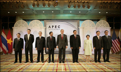 President George W. Bush stands with ASEAN leaders Friday, Nov. 18, 2005, at the Chosun Westin Hotel in Busan, Korea, site of the 2005 APEC conference.