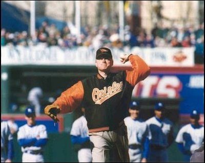 Growing up listening to the St. Louis Cardinals in his home state of Arkansas, President Bill Clinton was a strong supporter of our national pastime. 