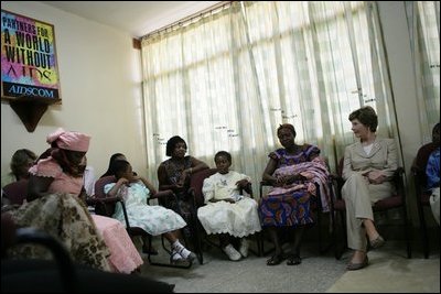 Mrs. Laura Bush visits with patients, their family members and staff at the Korle-Bu Treatment Center Tuesday, Jan. 17, 2006 in Accra, Ghana.