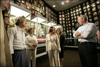 President George W. Bush, Mrs. Laura Bush, and Prime Minister Junichiro Koizumi of Japan tour the Graceland home of Elvis Presley in Memphis, Tenn. Priscilla Presley, former wife of Elvis Presley, and his daughter Lisa-Marie Presley participate in the tour.