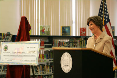 Mrs. Laura Bush announces a Striving Readers grant to Newark Public Schools, during her visit to the Avon Avenue Elementary School, Thursday, March 16, 2006 in Newark, N.J. The Striving Readers grant will be used to support programs to improve students reading skills and become proficient at grade level.