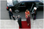 President George W. Bush and Laura Bush welcome Their Majesties King Carl XVI Gustaf and Queen Silvia of Sweden to the White House Monday, Oct. 23, 2006.