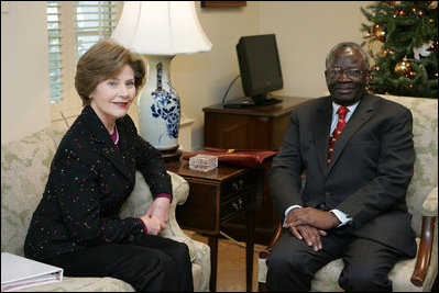 Mrs. Laura Bush meets with Ibrahim Gambari, the United Nation's Special Advisor on Burma, Monday, Dec. 17, 2007, at Mrs. Bush's East Wing office at the White House.