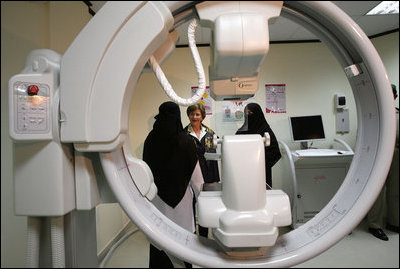 Mrs. Laura Bush tours the Abdullatif Cancer Screening Center Tuesday, Oct. 23, 2007, in Riyadh. Dr. Huda Abdulkareem, Head of the Hematology/Oncology Unit at King Khalid University Hospital, leads the tour. 