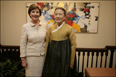 Mrs. Laura Bush meets with Madam Yoo (Ban) Soon-taek, wife of United Nations Secretary General Ban Ki-moon, during a UN-hosted tea Tuesday, Sept. 25, 2007 in New York City.