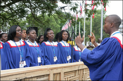 A choir sings during the inauguration ceremonies of President Ellen Johnson Sirleaf, Jan. 16, 2006 in Monrovia, Liberia.