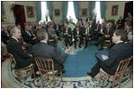 President George H.W. Bush holds a meeting with the nation's governors in the Blue Room February 26, 1990.