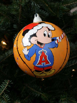 California Congresswoman Loretta Sanchez selected artist Sarah Lee to decorate the 47th District's ornament for the 2008 White House Christmas Tree.