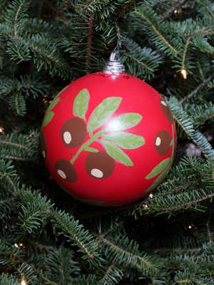 Ohio Congresswoman Deborah Pryce selected artist Dorothy Amling to decorate the 15th District's ornament for the 2008 White House Christmas Tree