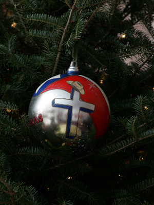 Texas Congressman John Carter selected artist Jack Terry to decorate the 31st District's ornament for the 2008 White House Christmas Tree