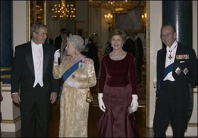 President George W. Bush and Laura Bush arrive with Her Majesty Queen Elizabeth II and Prince Philip, Duke of Edinburgh, for a State Banquet at Buckingham Palace Wednesday, Nov. 19, 2003. White House photo by Eric Draper