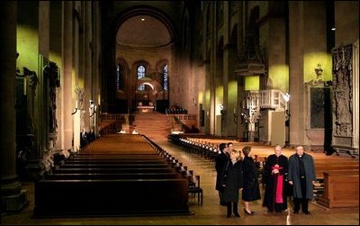 Laura Bush and Mrs. Schroeder-Koepf tour Saint Martin's Cathedral in Mainz, Germany, Feb. 23, 2005.