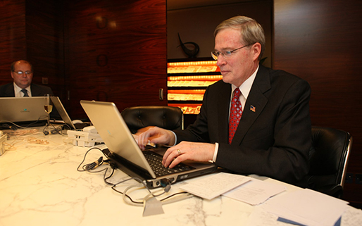 Stephen Hadley, National Security Adviser, works on the Mideast Trip Notes in the Senior Staff Lounge Saturday, Jan. 12, 2008, at the Ritz Carlton-Bahrain. White House photo by Eric Draper