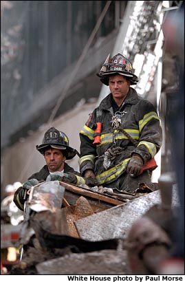 Photo of two heroes in New York. White House photo by Paul Morse.