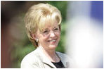 Lynne Cheney hosts a group of fourth graders from local Fairfax County public schools during a Constitution Day 2005 celebration at George Washington's Mount Vernon Estate Friday, September 16, 2005. Mrs. Cheney hosted the event which celebrates the anniversary of the signing of the U.S. Constitution 218 years ago.