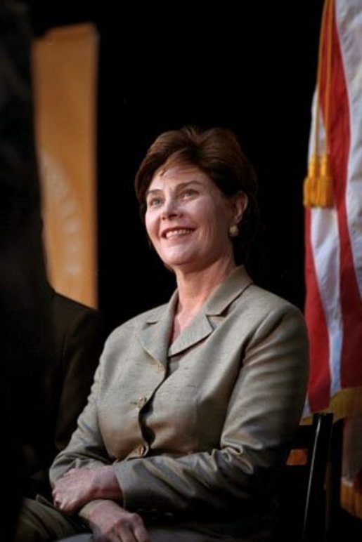 Listens to Teach for America participants during a recruitment event at Samuelson Pavilion in Los Angeles, March 22, 2001. White House photo by Paul Morse.