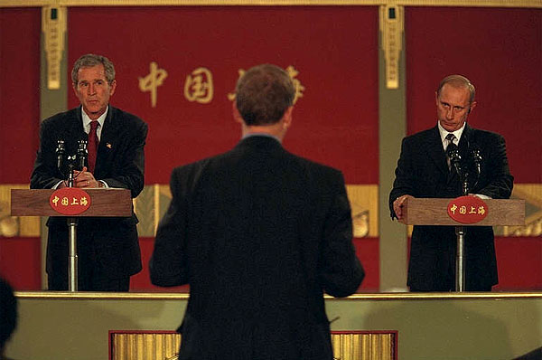 Presidents Bush and Putin hold a joint press conference during the APEC economic summit in Shanghai, China, Oct. 21. White House photo by Tina Hager.