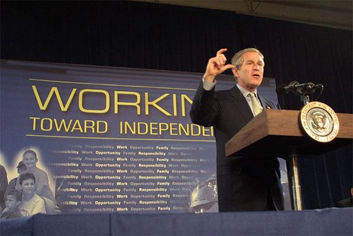 President George W. Bush discusses welfare reforms during a visit to St. Stephens Community House in Columbus, Ohio, May 10, 2002. "(St. Stephens) is a living example of what we call a one-stop center, where people who need help are able to come and find help to help themselves." White House photo by Paul Morse.