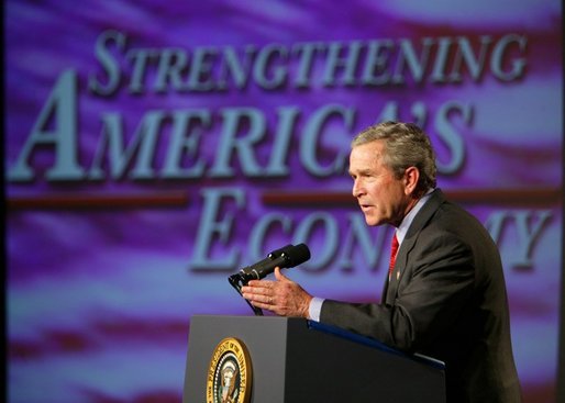 President George W. Bush delivers remarks on the economy in Des Moines, Iowa, Thursday, April 15, 2004. 