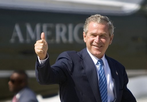 President George W. Bush departs Waco, Texas, Wednesday, Sept. 29, 2004. White House photo by Eric Draper.