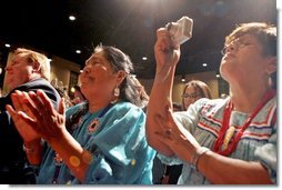 People cheer for Laura Bush after her remarks at the Heard Museum in Phoenix, Ariz., April 26, 2005.  White House photo by Krisanne Johnson