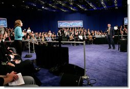 President George W. Bush takes questions during remarks in Louisville, Ky., Wednesday, Jan. 11, 2006, on the Global War on Terror.  White House photo by Eric Draper