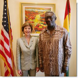 Mrs. Laura Bush is seen at the residence of the U.S. Ambassador to Ghana, welcomed by Ghana President John Agyekum Kufuor in Accra, Ghana, Sunday, Jan. 15, 2006. White House photo by Shealah Craighead