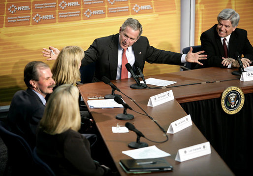 President George W. Bush leads a panel discussion with experts on energy conservation and efficiency at the National Renewable Energy Laboratory in Golden, Colo., Tuesday, Feb. 21, 2006. White House photo by Eric Draper