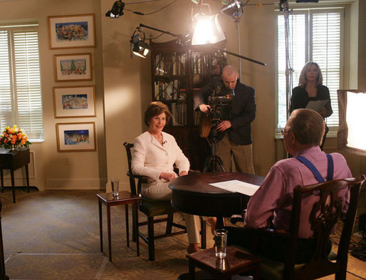 Mrs. Laura Bush talks about her involvement in the "Heart Truth" campaign with television interviewer Larry King, host of CNN's "Larry King Live," Friday, March 24, 2006 during an interview at the White House. The Heart Truth campaign, sponsored by the National Heart, Lung and Blood Institute, urges women to talk to their doctor about their risk for heart disease, and to take steps to lower that risk. White House photo by Shealah Craighead