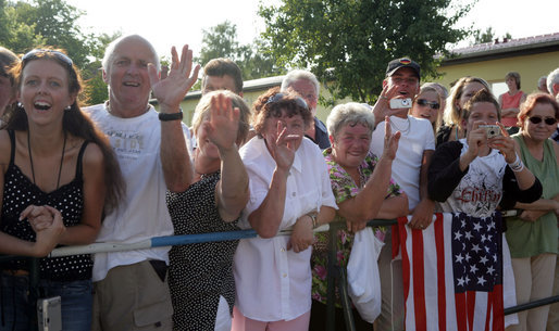 Well-wishers line the streets of Trinwillershagen, Germany, Thursday, July 13, 2006, awaiting a glimpse of President George W. Bush and Laura Bush as they arrive for a barbeque with German Chancellor Angela Merkel. White House photo by Shealah Craighead