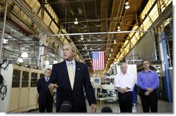 President George W. Bush addresses the employees of Meyer Tool Inc. Monday, Sept. 25, 2006 in Cincinnati, Ohio, speaking about the strength of the U.S. economy and how vital small businesses are to the nation’s economic vitality. White House photo by Paul Morse