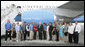 Vice President Dick Cheney stands in front of Air Force Two with students and faculty of the Dean Morgan Leadership Program from Dean Morgan Junior High School, Monday, October 2, 2006 at Natrona County International Airport in Casper, Wyo. The Dean Morgan Leadership Program provides students with the opportunity to meet leaders in fields including business, the arts, medicine, volunteerism, government and military service. Earlier in the day the Vice President participated in a campaign fundraising event in Casper for Wyoming Congresswoman Barbara Cubin. White House photo by David Bohrer