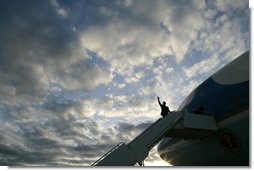 President George W. Bush waves as he prepares to board Air Force One for his return to Washington, D.C., following his visit to Fort Benning, Ga., Thursday, Jan. 11, 2007. White House photo by Eric Draper