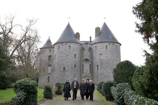 Mrs. Laura Bush tours Chateau de la Grange with US Ambassador Craig Stapleton and his wife, left, during a three-day visit to Paris Tuesday, Jan. 16, 2007. White House photo by Shealah Craighead