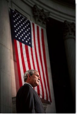 President George W. Bush is introduced by New York Mayor Michael Bloomberg on Wall Street in New York City Wednesday, Jan. 31, 2007.  White House photo by Paul Morse