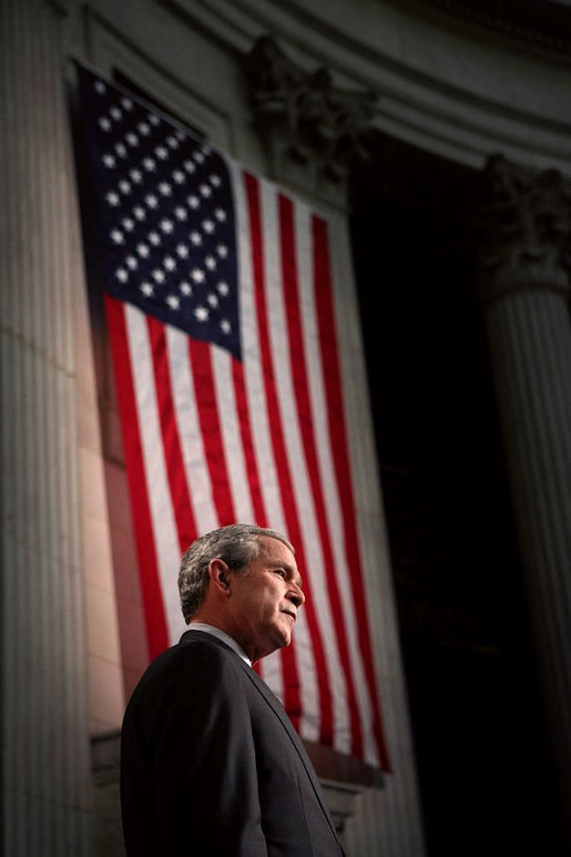 President George W. Bush is introduced by New York Mayor Michael Bloomberg on Wall Street in New York City Wednesday, Jan. 31, 2007. White House photo by Paul Morse