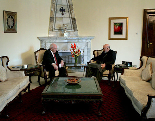 Vice President Dick Cheney meets with President of Afghanistan Hamid Karzai, Tuesday, Feb. 27, 2007, inside the presidential palace in Kabul. White House photo by David Bohrer