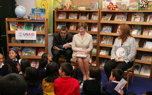 Mrs. Laura Bush reads to children during a visit to Rafael Pombo Foundation Sunday, March 11, 2007, in Bogotá, Colombia. White House photo by Shealah Craighead