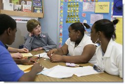 Mrs. Laura Bush talks with students during her tour of the New Orleans Charter Science and Mathematics High School Thursday, April 19, 2007, in New Orleans, La.  White House photo by Shealah Craighead