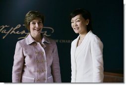 Mrs. Laura Bush and Mrs. Akie Abe, wife of Japanese Prime Minister Shinzo Abe, talk to members of the media follwing their visit to the Mount Vernon Estate of George Washington Thursday, April 26, 2007, in Mount Vernon, Va. White House photo by Shealah Craighead