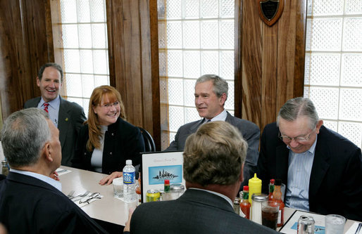 President George W. Bush meets with community leaders for a lunch meeting at Slyman’s Restaurant in Cleveland, Ohio, Tuesday, July 10, 2007. White House photo by Chris Greenberg