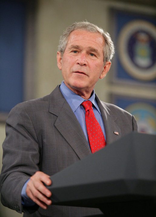 President George W. Bush addresses his remarks to military personnel and their family members, thanking them for their service, at a luncheon Tuesday, July 24, 2007, during the President’s visit to Charleston AFB in Charleston, S.C. White House photo by Eric Draper