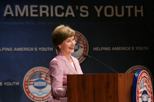 Mrs. Laura Bush delivers remarks at the Helping America's Youth Fourth Regional Conference in St. Paul, Minn., Friday, August 3, 2007. White House photo by Chris Greenberg