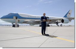 President George W. Bush, speaking to members of the media Monday, Aug. 27, 2007 on the tarmac of Kirtland Air Force Base, New Mexico, praised Iraqi leaders for agreeing to establish new power-sharing agreements, their commitment to support political initiatives, and advances agreement among Iraq's leadership on several key legislative benchmarks. White House photo by Chris Greenberg