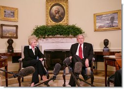 President George W. Bush speaks with members of the media in the Oval Office Thursday, Sept. 27, 2007, following his meeting with U.S. Transportation Secretary Mary Peters about air traveler complaints and air traffic congestion. President Bush said he wanted to make sure that airline consumers are being treated fairly and that their complaints are heard. White House photo by Chris Greenberg