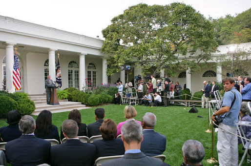 President George W. Bush discusses the reauthorization of the No Child Left Behind Act Tuesday, Oct. 9, 2007, in the Rose Garden. "We just had a meaningful discussion about our joint commitment to closing an achievement gap that exists in America. We discussed why reauthorizing the No Child Left Behind Act is vital in ensuring that we have a hopeful America," said President Bush. White House photo by Eric Draper