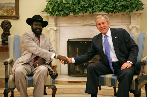 President George W. Bush meets with Salva Kiir, First Vice President of the Government of National Unity of the Republic of the Sudan and President of the Government of Southern Sudan, Thursday, Nov. 15, 2007, in the Oval Office. White House photo by Eric Draper