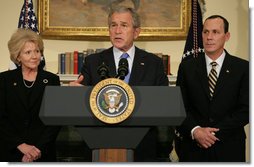 Flanked by Secretary Mary Peters, Department of Transportation, and Bobby Sturgell, Acting FAA Administrator, President George W. Bush delivers a statement on aviation congestion Thursday, Nov. 15, 2007, in the Roosevelt Room of the White House. White House photo by Chris Greenberg