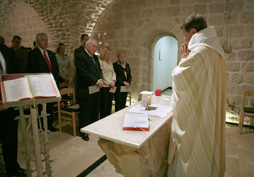 Vice President Dick Cheney and Mrs. Lynne Cheney celebrate Easter with their daughter Liz Cheney, front row center, Sunday, March 23, 2008 at the U.S. Consulate facility at the Lazarist Monastery in Jerusalem. White House photo by David Bohrer